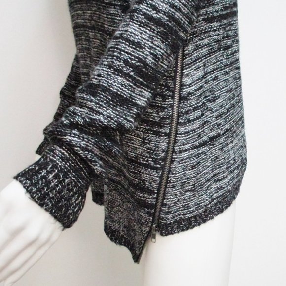 Aqua Bloomingdale's Asymmetrical Hem Sweater Black White Small - Picture 5 of 7